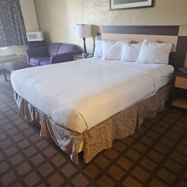 Americas Best Value Inn Wendover Exteriör bild